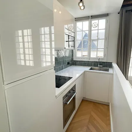 아파트 Renovated Centre Paris-24m 파리